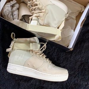 Nike Air Force 1 Sneakers